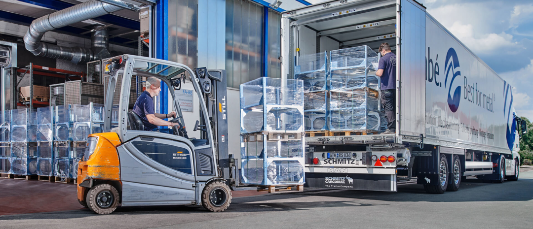 Logistik 1 Beladung Laster